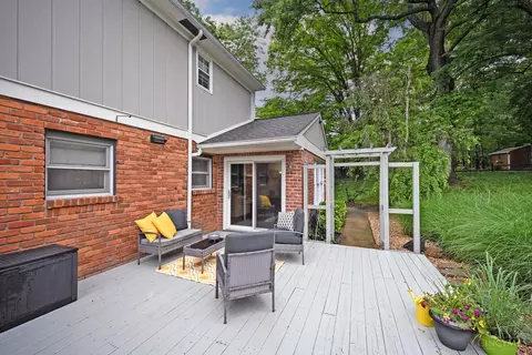 Exterior - 6212 Stirrup Rd, Cincinnati, OH 45244 photo 7 of 15