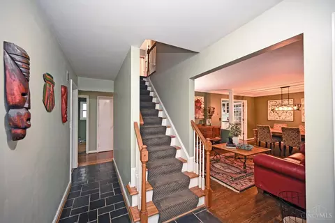 Entry Way - 6212 Stirrup Rd, Cincinnati, OH 45244 photo 2 of 2