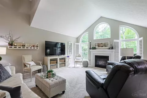 Living - 673 Mccormick Ln, Cincinnati, OH 45245 photo 1 of 2