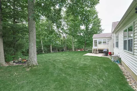 Exterior - 673 Mccormick Ln, Cincinnati, OH 45245 photo 8 of 13