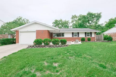 Exterior - 11916 Algiers Dr, Cincinnati, OH 45246 photo 3 of 7