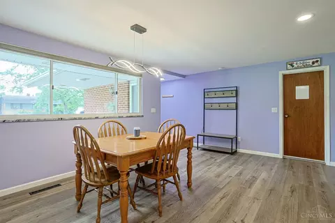 Dining - 11916 Algiers Dr, Cincinnati, OH 45246 photo 2 of 3