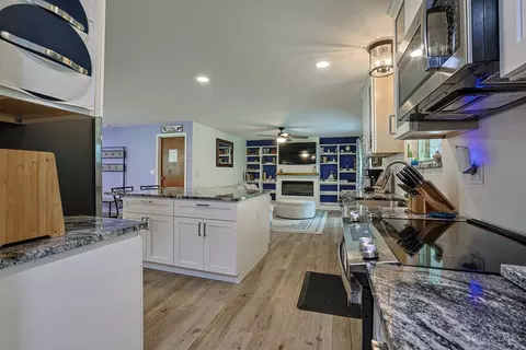 Kitchen - 11916 Algiers Dr, Cincinnati, OH 45246 photo 4 of 4