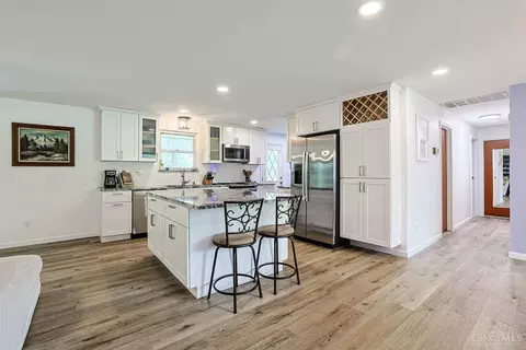 Kitchen - 11916 Algiers Dr, Cincinnati, OH 45246 photo 1 of 4