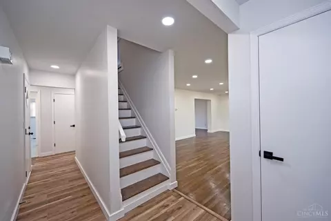 Entry Way - 10219 Winstead Ln, Cincinnati, OH 45231 photo 1 of 1