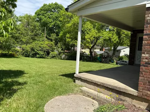 Exterior - 10219 Winstead Ln, Cincinnati, OH 45231 photo 7 of 12