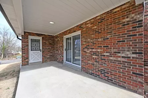 Exterior - 10219 Winstead Ln, Cincinnati, OH 45231 photo 4 of 12
