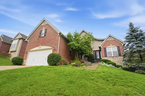 6809 Stewart Rd, Silverton, OH 45236
