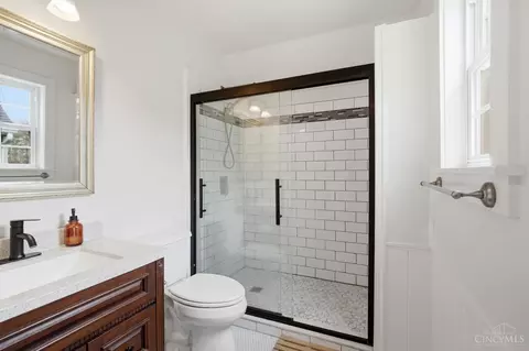 Bath - 3608 Archer Ave, Cincinnati, OH 45208 photo 2 of 3