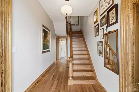 Entry Way - 3608 Archer Ave, Cincinnati, OH 45208 photo 2 of 6