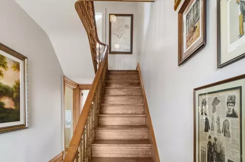 Entry Way - 3608 Archer Ave, Cincinnati, OH 45208 photo 4 of 6