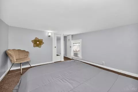 Bedroom - 819 Summit Ave, Cincinnati, OH 45204 photo 5 of 5