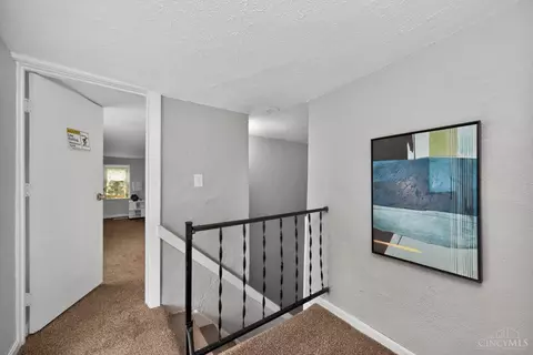 Entry Way - 819 Summit Ave, Cincinnati, OH 45204 photo 2 of 2