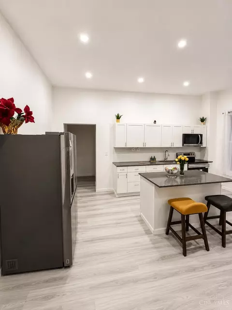 518 Forest Ave, Cincinnati, OH 45229 photo 4