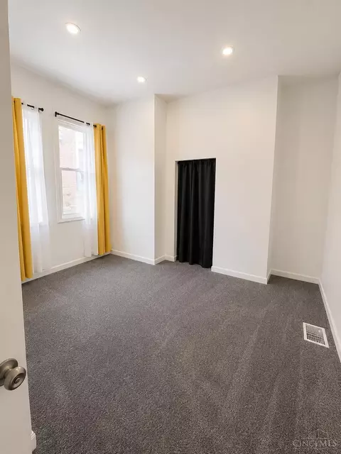 518 Forest Ave, Cincinnati, OH 45229 photo 5