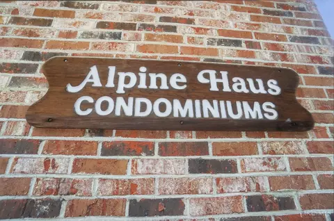 3069 Alpine Ter, Cincinnati, OH 45208