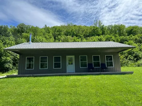 7148 Graf Rd, Brookville, IN 47012