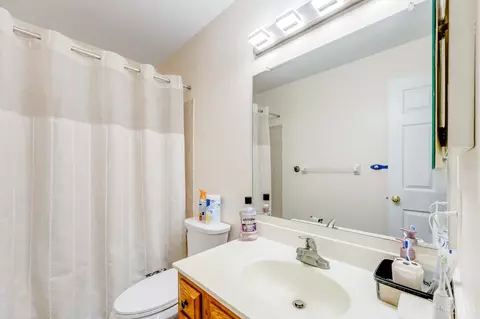 Bath - 151 Circle Dr, Harrison, OH 45030 photo 3 of 4