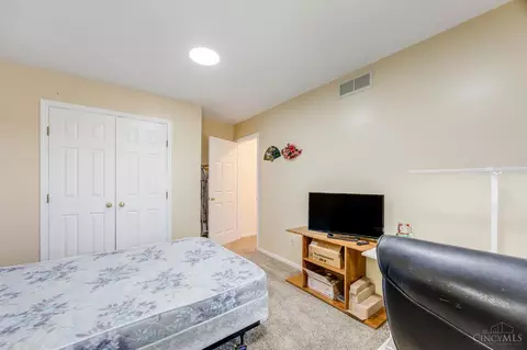 Bedroom - 151 Circle Dr, Harrison, OH 45030 photo 7 of 9