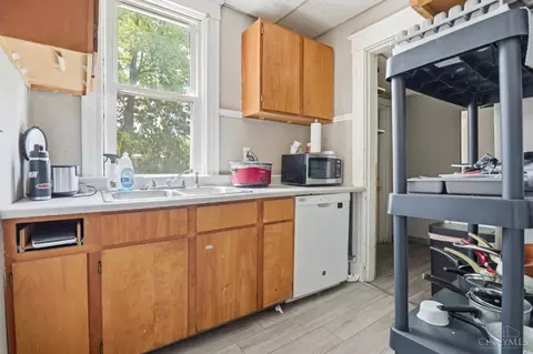 Kitchen - 219 Atkinson St, Cincinnati, OH 45219 photo 1 of 5