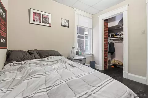 Bedroom - 219 Atkinson St, Cincinnati, OH 45219 photo 7 of 19