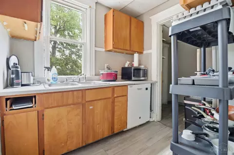 Kitchen - 219 Atkinson St, Cincinnati, OH 45219 photo 5 of 5