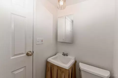Bath - 2444 Madison Rd, Cincinnati, OH 45208 photo 1 of 3