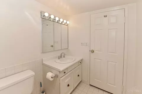 Bath - 2444 Madison Rd, Cincinnati, OH 45208 photo 3 of 3