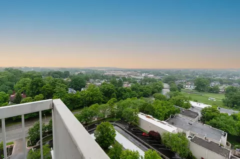 View/Area - 2444 Madison Rd, Cincinnati, OH 45208 photo 1 of 4