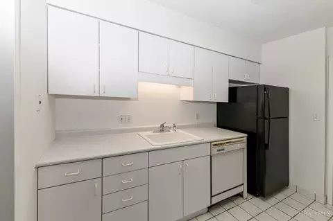 Kitchen - 2444 Madison Rd, Cincinnati, OH 45208 photo 3 of 4