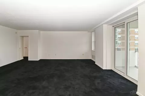 Living - 2444 Madison Rd, Cincinnati, OH 45208 photo 2 of 9