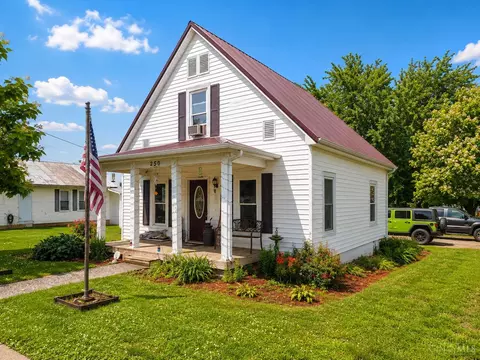 250 Broadway St, Seaman, OH 45679