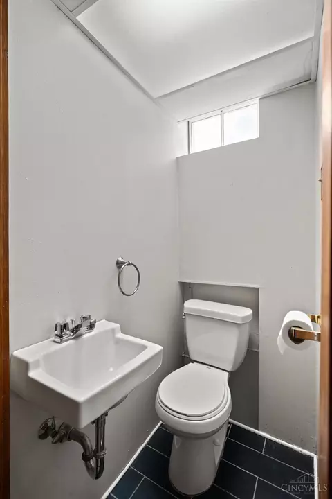 Bath - 3429 Custer St, Cincinnati, OH 45208 photo 3 of 3