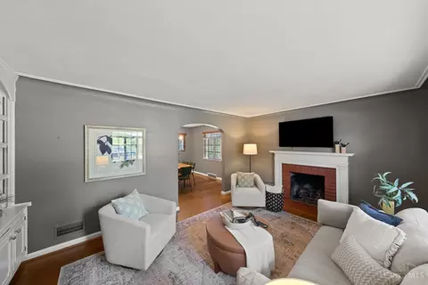 Living - 3429 Custer St, Cincinnati, OH 45208 photo 2 of 2