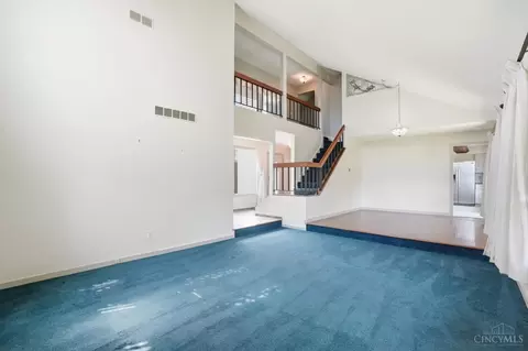 Living - 4852 Eck Rd, Middletown, OH 45042 photo 9 of 12