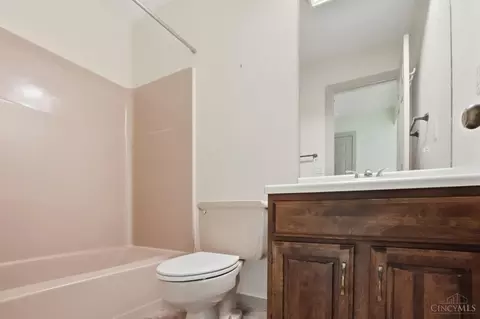 Bath - 4852 Eck Rd, Middletown, OH 45042 photo 8 of 13