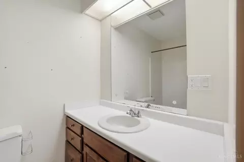 Bath - 4852 Eck Rd, Middletown, OH 45042 photo 1 of 13