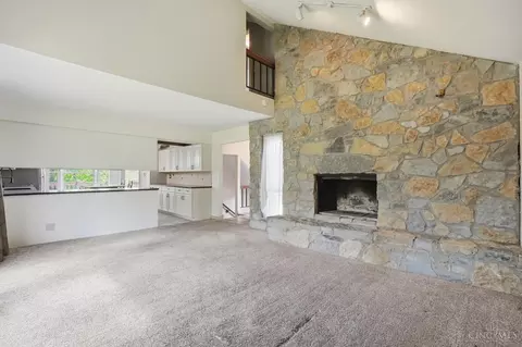 Living - 4852 Eck Rd, Middletown, OH 45042 photo 2 of 12