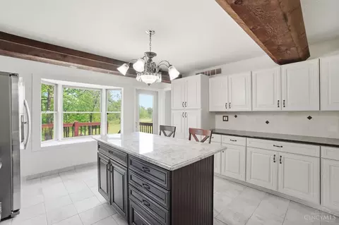 Kitchen - 4852 Eck Rd, Middletown, OH 45042 photo 5 of 5