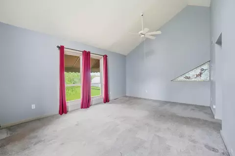 Living - 4852 Eck Rd, Middletown, OH 45042 photo 11 of 12