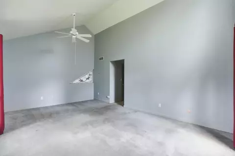 Living - 4852 Eck Rd, Middletown, OH 45042 photo 12 of 12