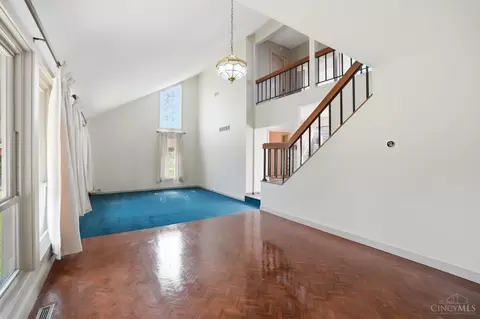 Living - 4852 Eck Rd, Middletown, OH 45042 photo 6 of 12