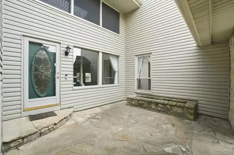 Exterior - 4852 Eck Rd, Middletown, OH 45042 photo 4 of 19