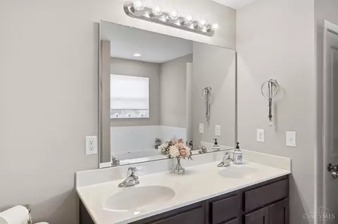 Bath - 176 Shanda Dr, Monroe, OH 45050 photo 3 of 7