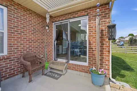 Exterior - 176 Shanda Dr, Monroe, OH 45050 photo 7 of 10