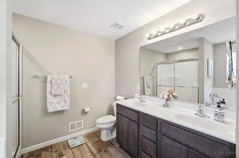 Bath - 176 Shanda Dr, Monroe, OH 45050 photo 2 of 7