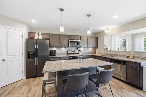 Kitchen - 176 Shanda Dr, Monroe, OH 45050 photo 2 of 6