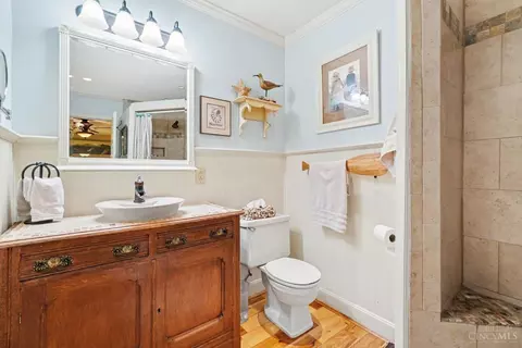 Bath - 8780 S Cove Dr, Maineville, OH 45039 photo 2 of 4