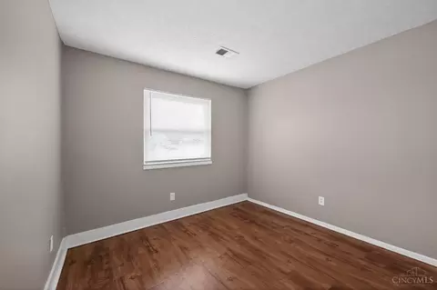 Bedroom - 1315 Meredith Dr, Cincinnati, OH 45231 photo 5 of 12