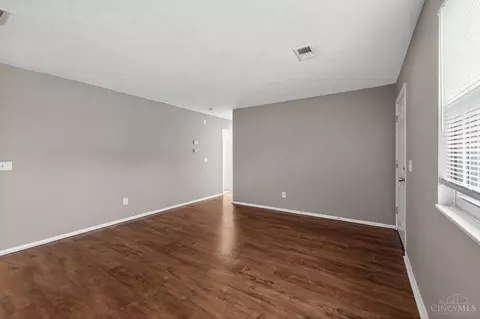 Living - 1315 Meredith Dr, Cincinnati, OH 45231 photo 1 of 4